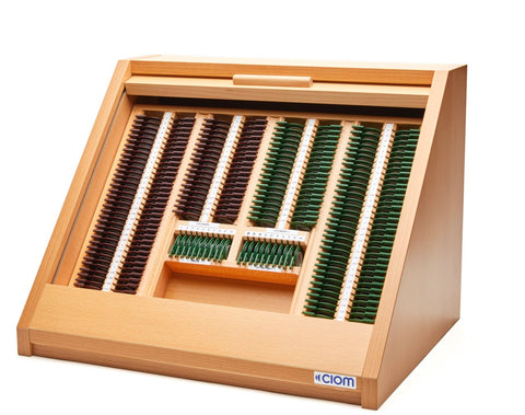 Gläserkasten III mit 232 Messgläsern (für Wand- oder Tischmontage) von CIOM – Onlineshop für Augenärzte, Kliniken, Optiker & Händler | Ophthal-Optics